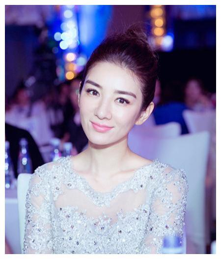 黄奕退出娱乐圈了么,告别演艺生涯，开启新篇章